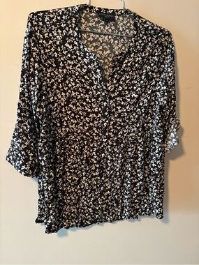 Cynthia Rowley Black and White Floral Popover Tunic Swing Top Plus 1X